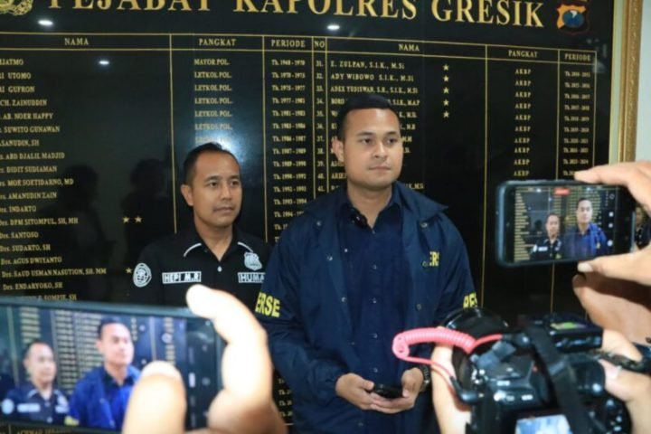 Polres Gresik Ciduk Aplikasi GOMATEL Gunakan Debt Collector, Sebar 1,7 Juta Data Debitur