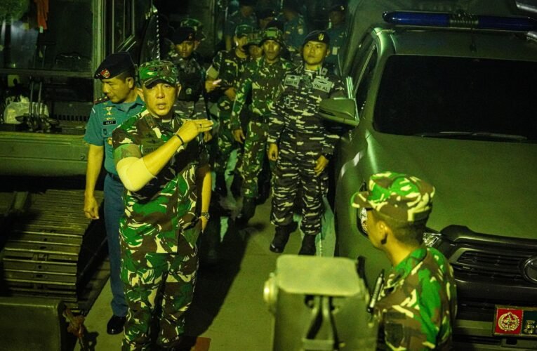 Pangdam V/Brawijaya Pimpin Pemberangkatan Satgas Yonzipur 5/ABW Bantu Penanganan Bencana Aceh Tengah