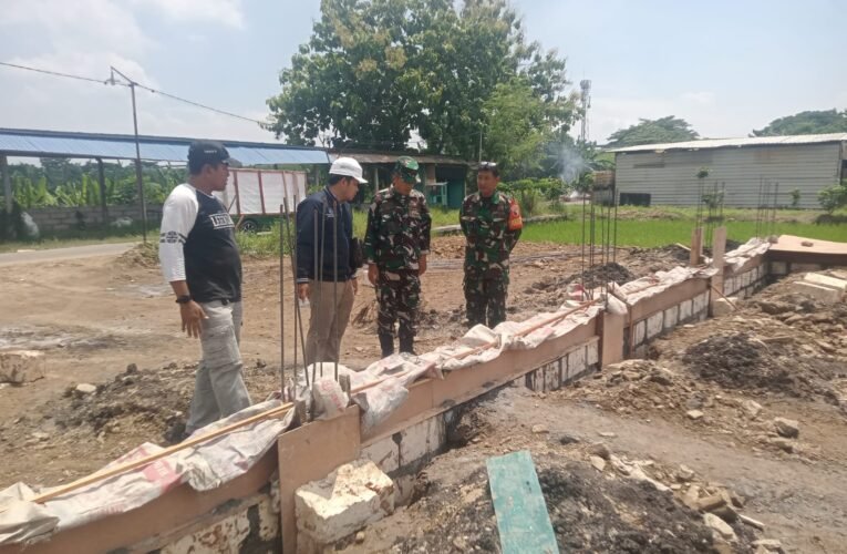 Pasiter Kodim 0817/Gresik Tinjau Pembangunan KDKMP Bersama PT Agrinas di Driyorejo