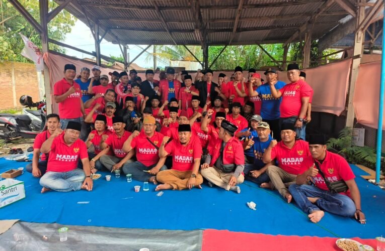 Ormas Madas Sedarah Giat Cangkruan Hukum Bersama Bung Taufik di DPC Malang Kota