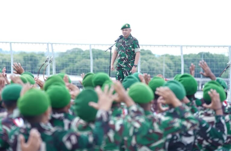 Irdam V/Brawijaya Pimpin Apel Pemberangkatan Satgas TNI Tangani Bencana Alam di Aceh Utara