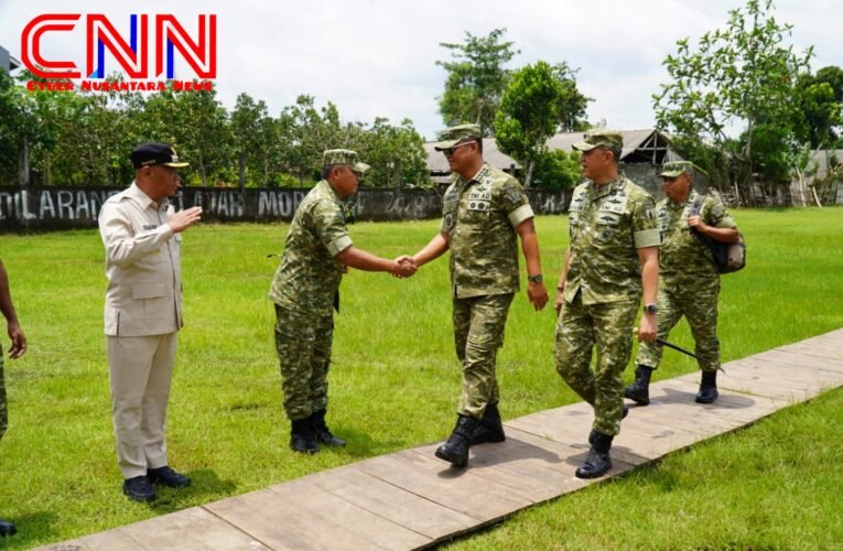 Wapang TNI Jenderal Tandyo Tinjau Markas Yon TP 886/PJ