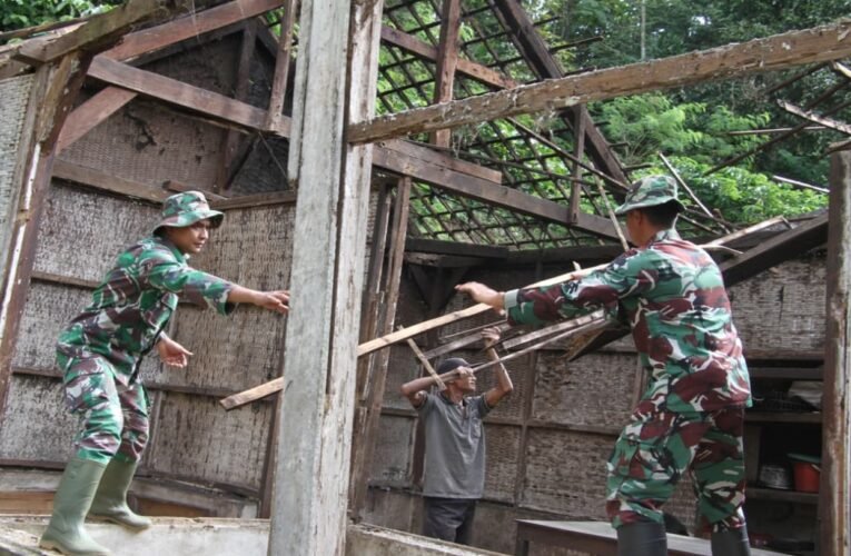 Rumah Reyotnya Mulai Dibongkar, Mbah Sutrisno Tersenyum Haru