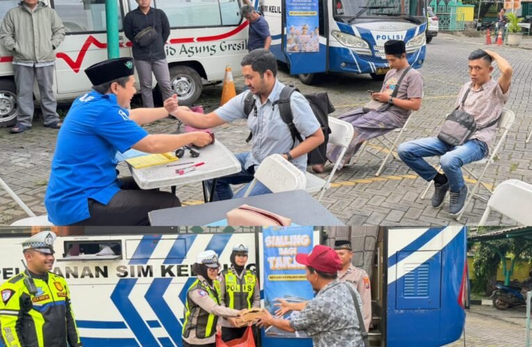 Ngabuburit Sambil Urus SIM, Layanan SIM Keliling Ramadan Satlantas Polres Gresik Diserbu Warga di Masjid Agung