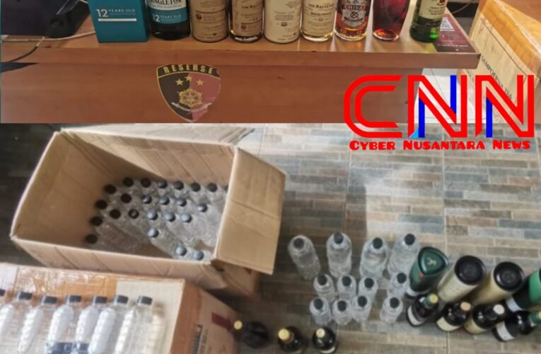 Polrestabes Surabaya Amankan Ratusan Liter Miras Ilegal di Lakarsantri