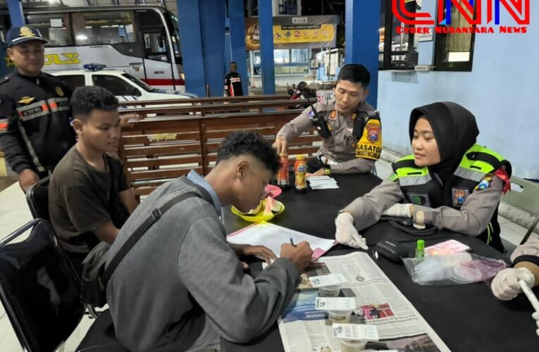 Operasi Ketupat Semeru 2026 Polda Jatim Beri Layanan Kesehatan Mobile Gratis