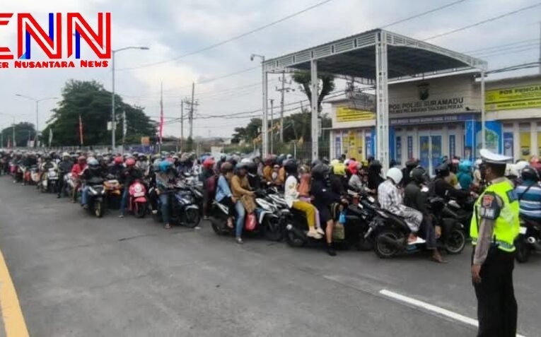Puncak Mudik, Polres Pelabuhan Tanjungperak Lakukan Rekayasa Lalu Lintas di Suramadu