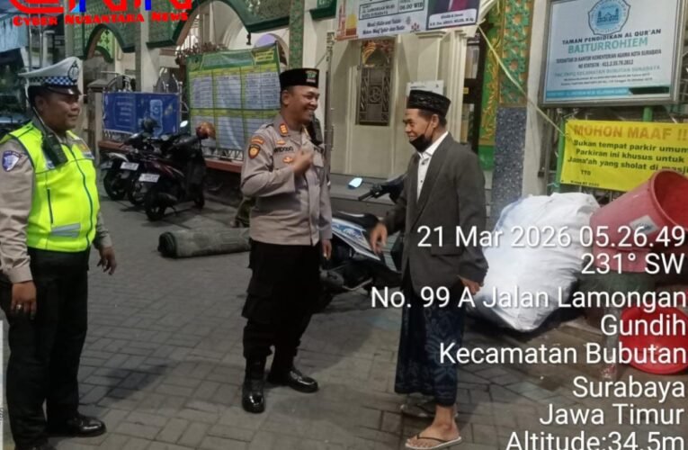 Kawal Pengamanan Penuh Polsek Bubutan Surabaya, Saat Sholat Idul Fitri di Masjid Baiturrahim Berlangsung Tertib dan Aman