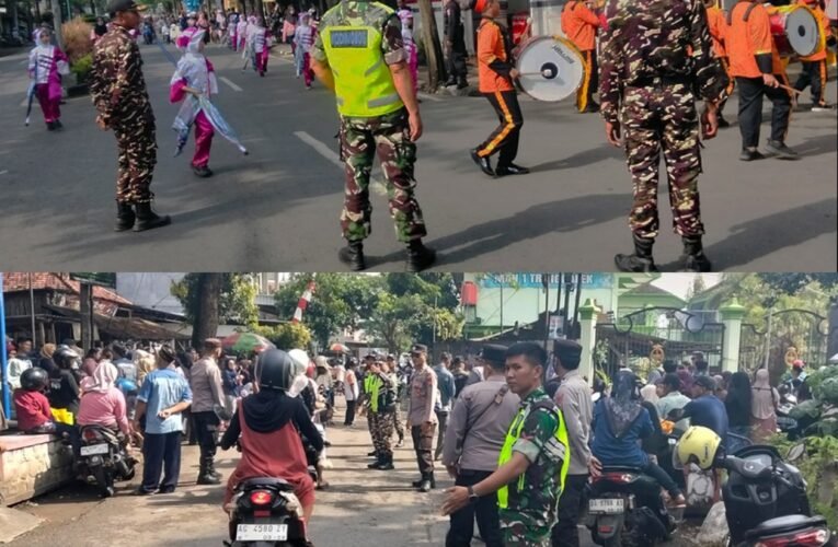 TNI-Polri Kawal Meriahnya Pawai Gebyar Ketupat 1447 H di Trenggalek