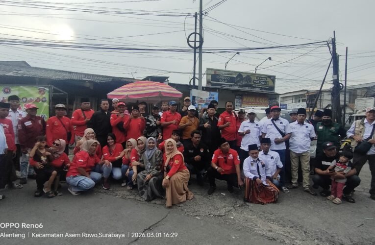KEGIATAN PEMBAGIAN TAKJIL DAN BUKA BERSAMA DI KANTOR DPAC ASEMROWO