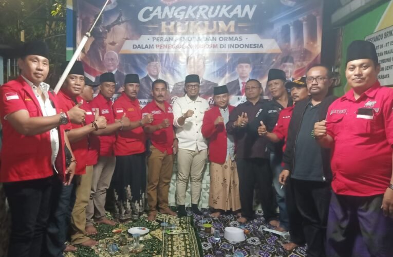 DPC MADAS SEDARAH SURABAYA GELAR RUTINAN BULANAN “CANGKRUKAN POLITIK” DI DPAC GENTENG