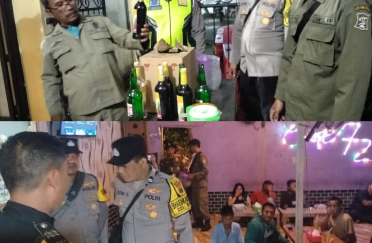 Cipta Kondisi Ramadan, Polsek Kenjeran Amankan Miras dari Dua Kafe di Pesisir Tambak Wedi Surabaya