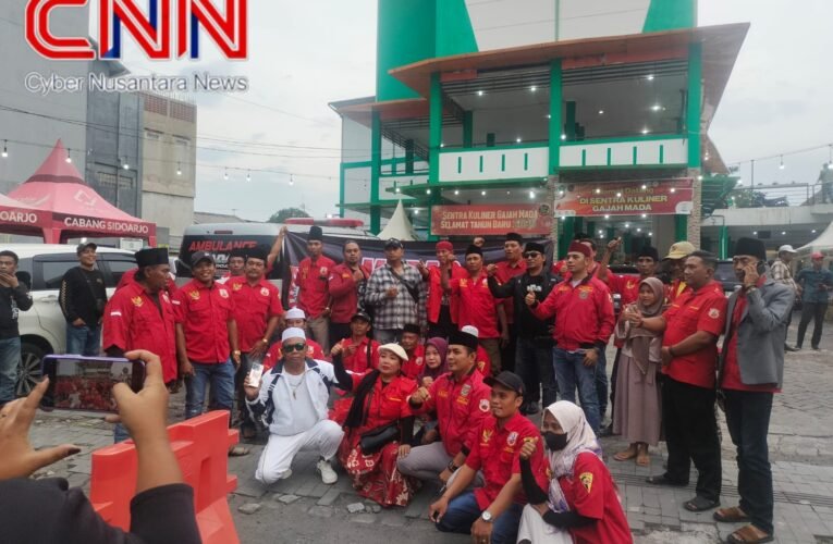 Kepedulian Nyata, DPC Madas Sedarah Sidoarjo Bagi 1.000 Takjil untuk Pengguna Jalan dan Ojol.