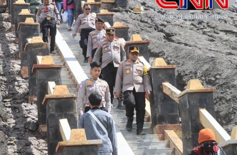 Sapa Pengunjung di Gunung Bromo Kapolres Probolinggo Pastikan Keamanan Wisatawan