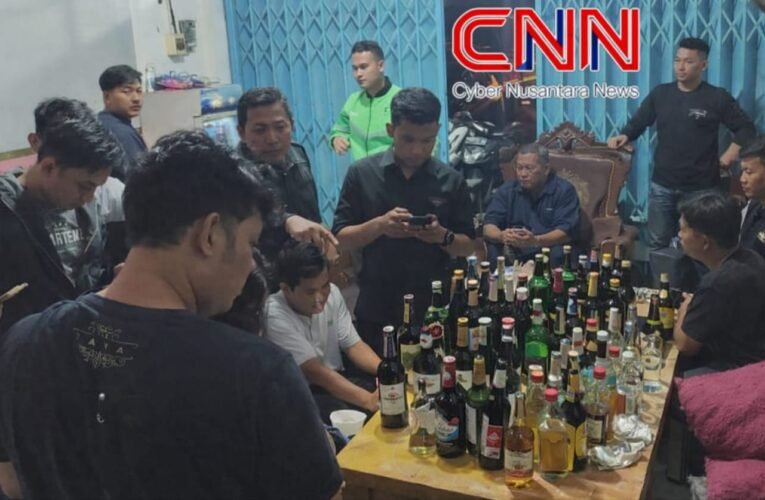 Polres Gresik Amankan 16 Orang dan Puluhan Botol Miras di Cerme, Respons Aduan “Cak Rama”