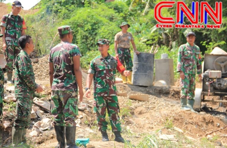 Pastikan Kualitas, Dandim Trenggalek Tinjau Pembangunan Jembatan Perintis Garuda