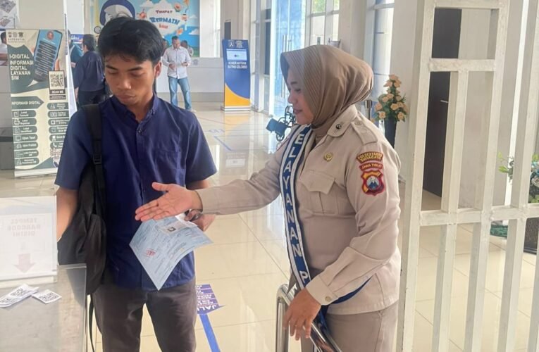 Polantas Menyapa, Bertajub Budaya Salam Sapa dan Humanis Dalam Pelayanan Prima Satpas Colombo Surabaya Patut Diapresiasi
