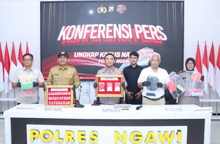 Polres Ngawi Amankan 2 Tersangka Pengedar Narkoba 223,842 gram Sabu Disita