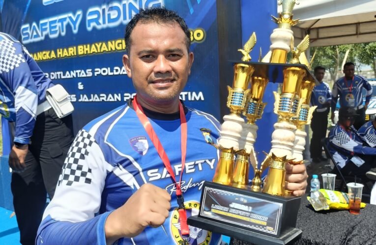 Satlantas Polres Gresik Berprestasi, Aiptu Bambang Juara 1 Safety Riding Hari Bhayangkara ke-80