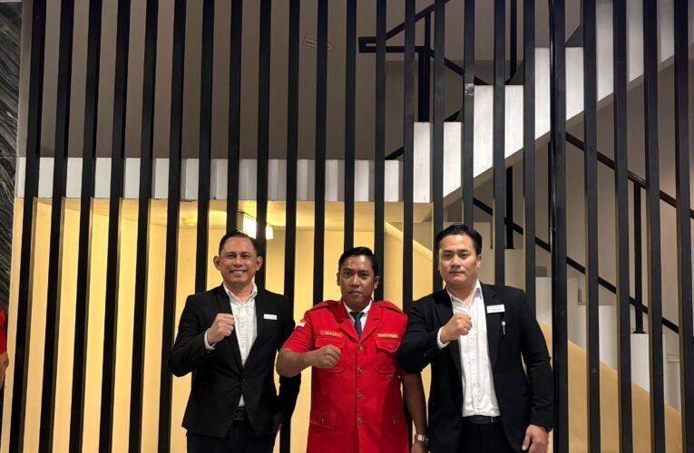 Ketua Panitia Pelaksana H. Azis Sampaikan Terima Kasih Kepada Pihak Grand Mercure Surabaya