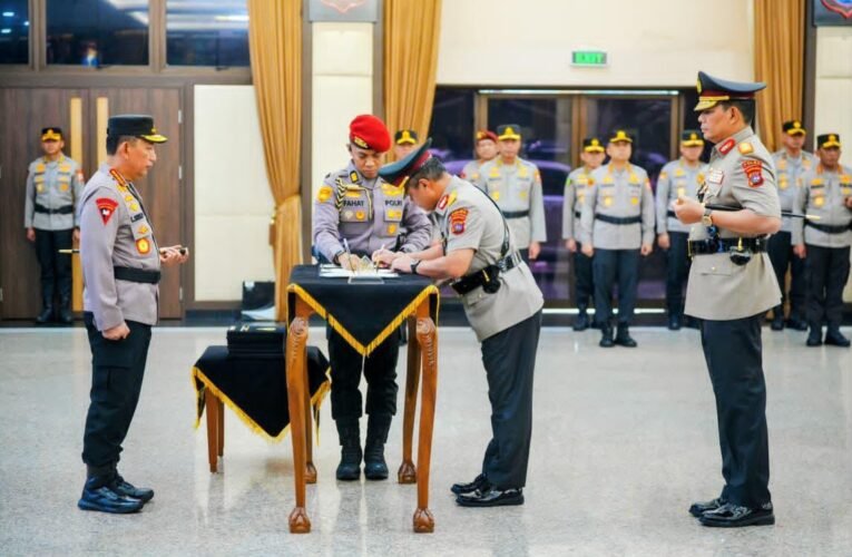 Kapolri Pimpin Pelantikan dan Sertijab Enam Kapolda Jajaran