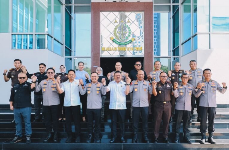 Kapolda Jatim dan Pangdam V/Brawijaya Perkuat Sinergi “Jogo Jatim” Demi Stabilitas dan Kesejahteraan Masyarakat