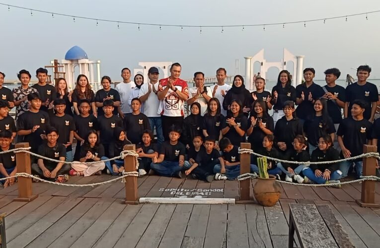 Kasat Narkoba Polres Pelabuhan Tanjung Perak Resmi Tutup Kontingen Karate Cup Piala Polda Jatim di Pantai Rindu Bangkalan