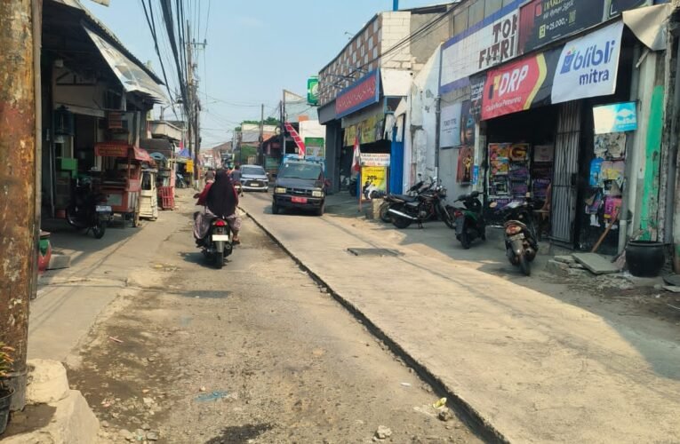 Warga Desak Pemkot Surabaya Segera Tuntaskan Proyek Jalan Kedung Mangu