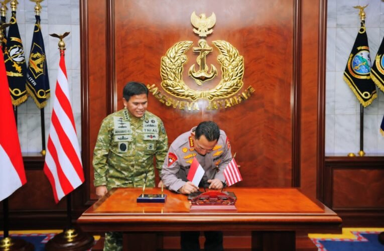 Kapolri Bersama Menko Polkam dan Pimpinan Lembaga Negara Perkuat Kebersamaan di Mabes TNI AL