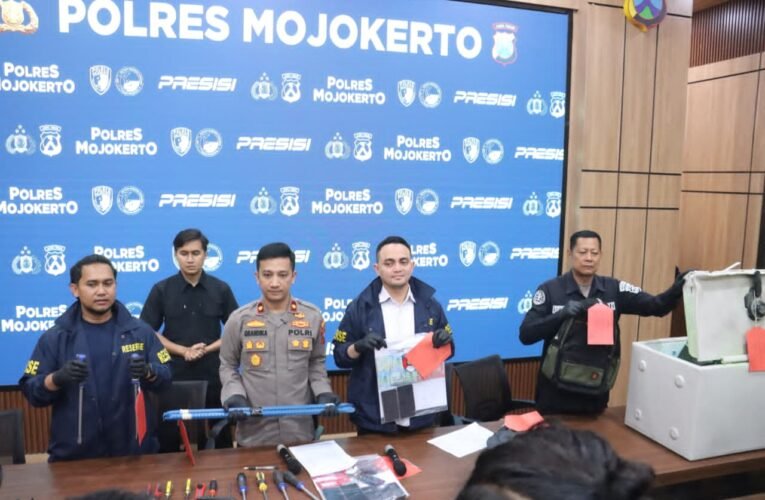 Polres Mojokerto Amankan 3 Tersangka Pencurian Brankas isi Rp.1,4 Miliar Milik Kampus UAC Pacet