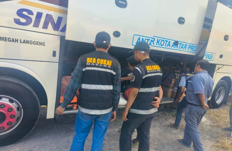 Aktivis Suramadu Soroti Pemeriksaan Bus oleh Bea Cukai dan Satpol PP