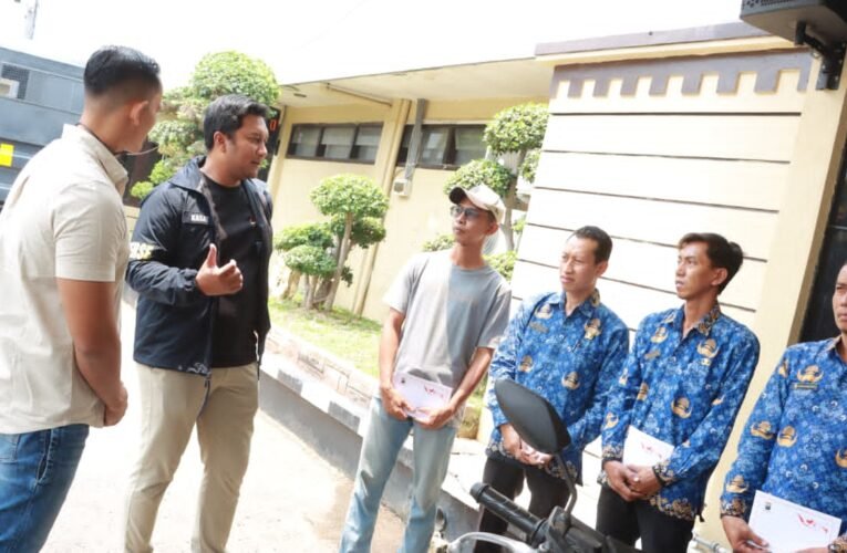 Polres Lamongan Beri Penghargaan Empat Warga yang Gagalkan Curanmor di Puskesmas Deket